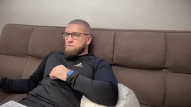 Bear bear  online show from December 31, 2024, 12:57 pm