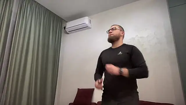 Bear bear  online show from February 13, 2025, 4:28 pm