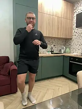 Bear bear  online show from February 21, 2025, 5:09 pm