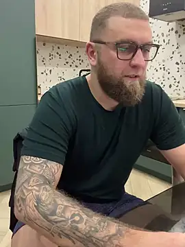 Bear bear  online show from February 25, 2025, 9:02 pm