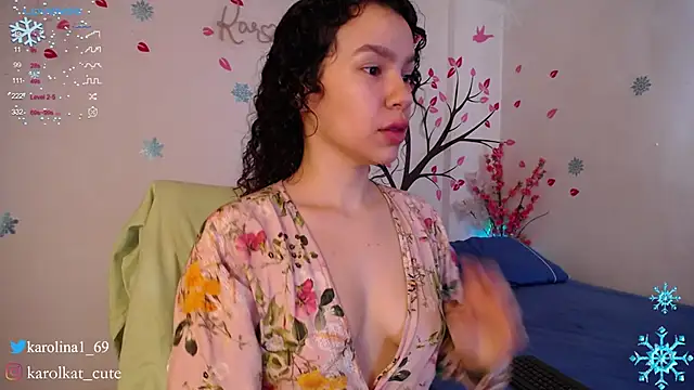 Snapshot of Karolina_1 chatting on December 20, 2024, 1:43 pm Karolina 1 online show from December 20, 2024, 1:43 pm