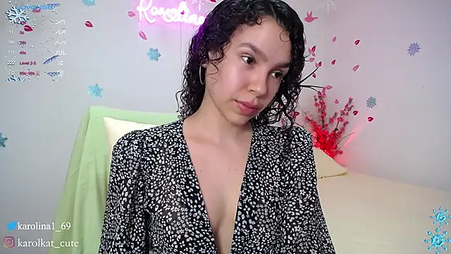 Snapshot of Karolina_1 chatting on December 27, 2024, 9:43 pm Karolina 1 online show from December 27, 2024, 9:43 pm