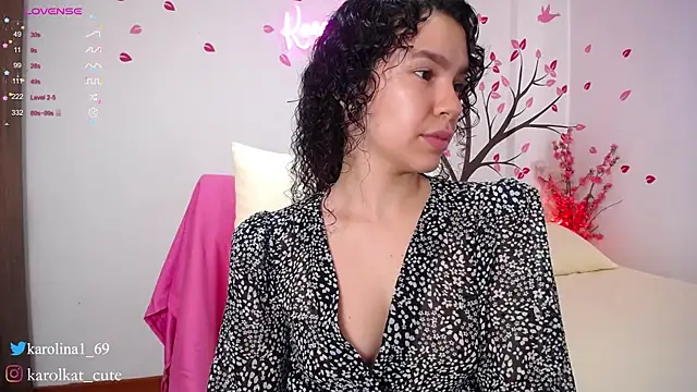 Snapshot of Karolina_1 chatting on February 8, 2025, 1:44 pm Karolina 1 online show from February 8, 2025, 1:44 pm