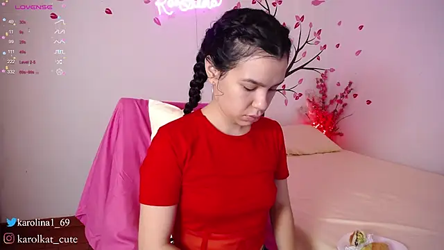 Snapshot of Karolina_1 chatting on February 11, 2025, 1:20 pm Karolina 1 online show from February 11, 2025, 1:20 pm