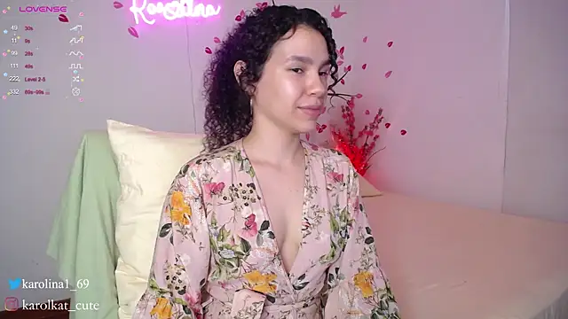 Snapshot of Karolina_1 chatting on February 24, 2025, 8:25 pm Karolina 1 online show from February 24, 2025, 8:25 pm