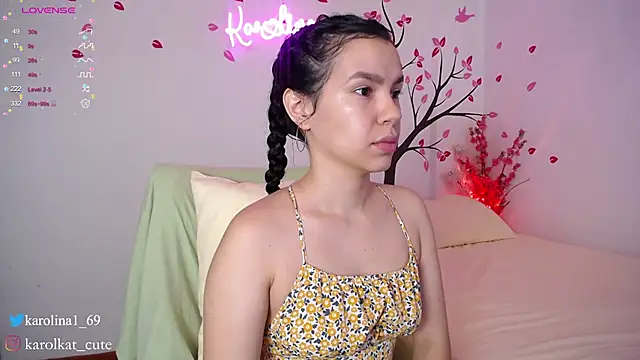 Snapshot of Karolina_1 chatting on February 25, 2025, 2:00 pm Karolina 1 online show from February 25, 2025, 2:00 pm