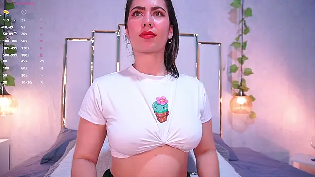 lara giraldo online show from January 4, 2025, 4:33 am