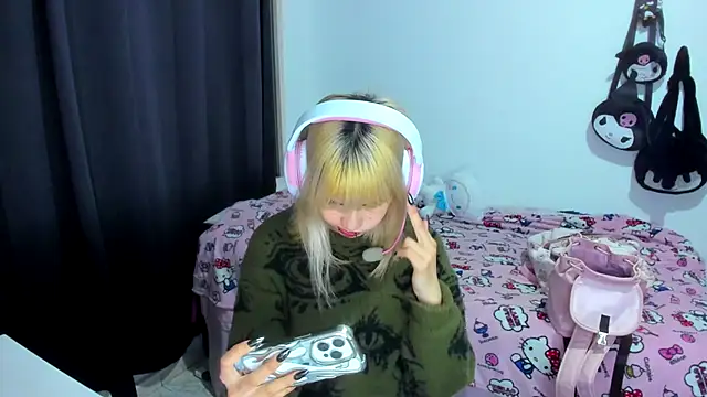 Snapshot of Akane-Mou chatting on November 28, 2025, 2:25 am Akane-Mou online show from November 28, 2025, 2:25 am