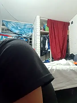 valeriaswang Lucas online show from September 13, 2025, 4:34 am