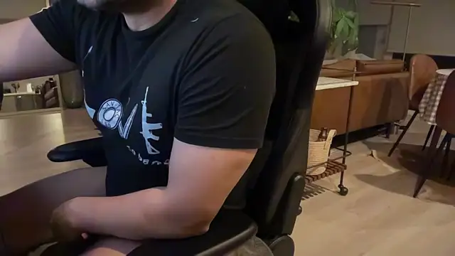 HungandThickLatin online show from February 14, 2025, 10:17 am