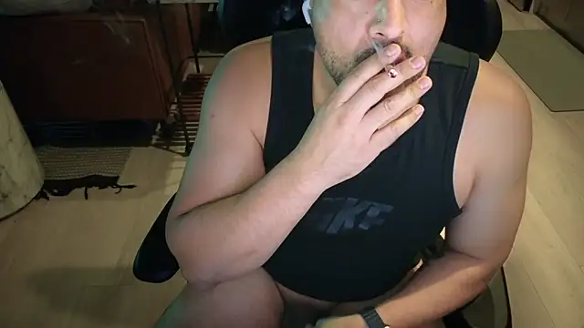 HungandThickLatin online show from September 30, 2025, 3:33 am