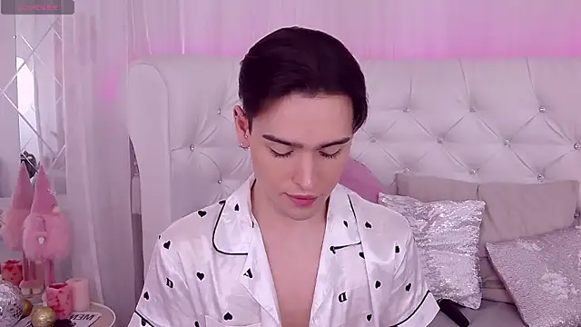 Snapshot of RobbyCharming chatting on January 3, 2025, 10:51 pm RobbyCharming online show from January 3, 2025, 10:51 pm
