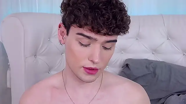 Snapshot of RobbyCharming chatting on November 12, 2025, 3:45 pm RobbyCharming online show from November 12, 2025, 3:45 pm