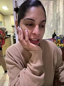 charlotte stevenss  online show from January 23, 2025, 3:22 pm