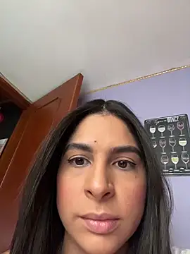 charlotte stevenss  online show from October 3, 2025, 2:03 pm