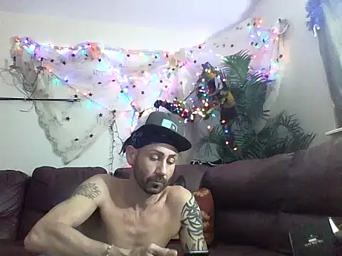 ItalianPapiDripDrip online show from December 3, 2024, 5:12 pm