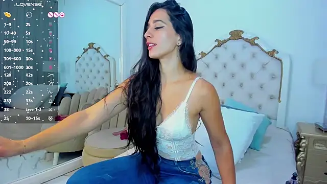 Valentina Ross  online show from January 24, 2025, 12:10 pm