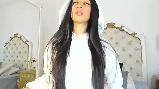 Valentina Ross  online show from February 13, 2025, 12:21 pm