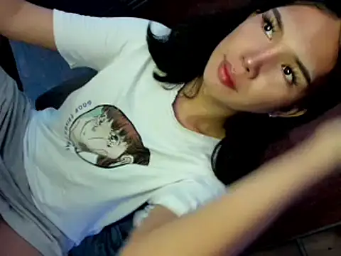 mav1s  online show from October 28, 2025, 11:40 pm