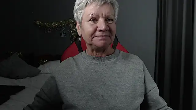Snapshot of roxana_brooks chatting on December 15, 2024, 1:11 pm roxana brooks online show from December 15, 2024, 1:11 pm