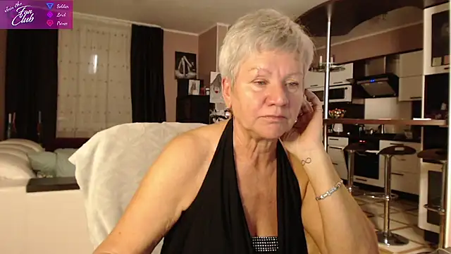 Snapshot of roxana_brooks chatting on December 16, 2024, 2:38 pm roxana brooks online show from December 16, 2024, 2:38 pm