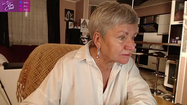 Snapshot of roxana_brooks chatting on January 14, 2025, 5:45 pm roxana brooks online show from January 14, 2025, 5:45 pm