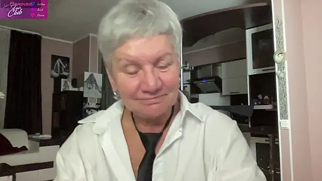 Snapshot of roxana_brooks chatting on January 29, 2025, 9:39 pm roxana brooks online show from January 29, 2025, 9:39 pm