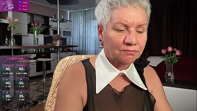 Snapshot of roxana_brooks chatting on February 25, 2025, 2:11 pm roxana brooks online show from February 25, 2025, 2:11 pm