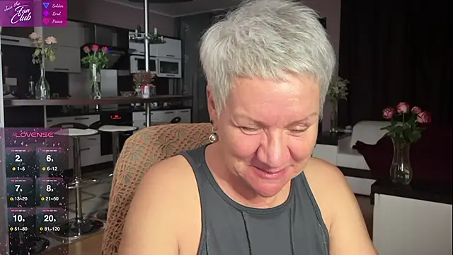 Snapshot of roxana_brooks chatting on February 26, 2025, 2:46 pm roxana brooks online show from February 26, 2025, 2:46 pm