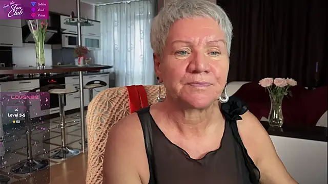 Snapshot of roxana_brooks chatting on March 7, 2025, 10:02 am roxana brooks online show from March 7, 2025, 10:02 am