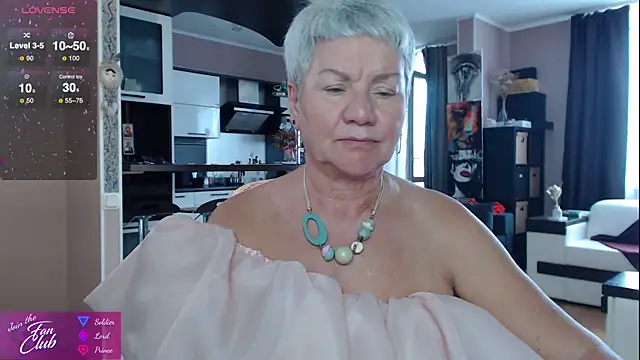 Snapshot of roxana_brooks chatting on September 22, 2025, 1:24 pm roxana brooks online show from September 22, 2025, 1:24 pm