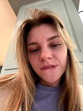 ValenciaShock online show from November 12, 2025, 7:09 am