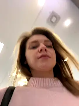 ValenciaShock online show from November 26, 2025, 7:20 am