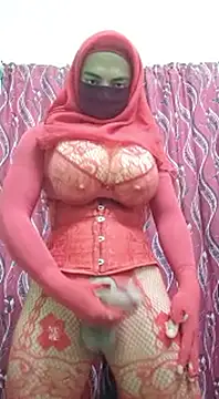 Snapshot of ElisyaHijabDoll chatting on October 19, 2025, 5:46 pm ElisyaHijabDoll online show from October 19, 2025, 5:46 pm
