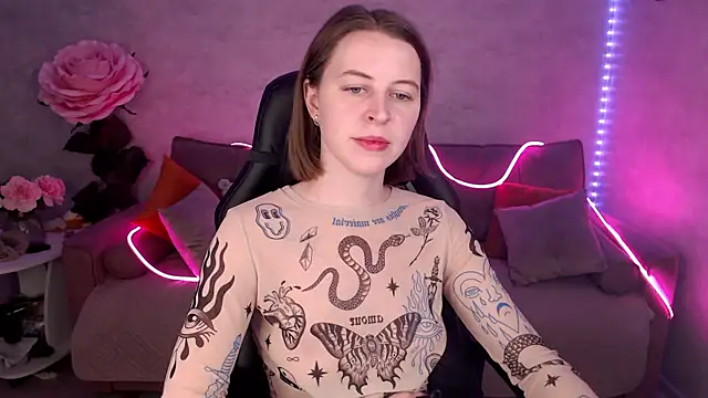 tiffany  burn online show from February 7, 2025, 9:05 am