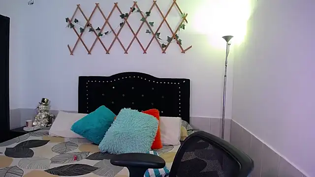 Snapshot of naughty_girl_4u chatting on October 30, 2025, 3:46 pm naughty girl 4u online show from October 30, 2025, 3:46 pm