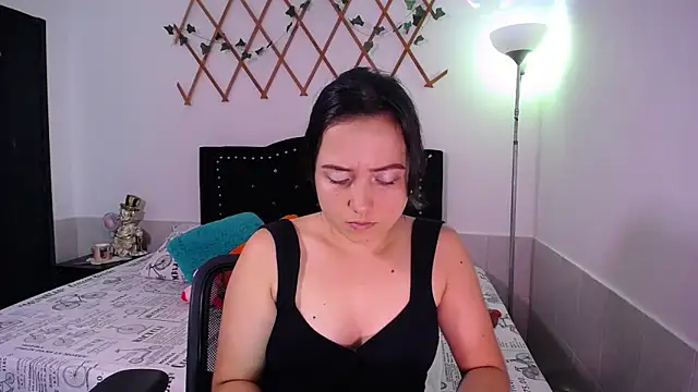 Snapshot of naughty_girl_4u chatting on November 12, 2025, 7:13 pm naughty girl 4u online show from November 12, 2025, 7:13 pm