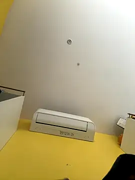 juniiorre online show from October 3, 2025, 12:57 pm