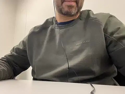 Snapshot of _MrPrecum_ chatting on December 11, 2024, 11:00 pm MrPrecum online show from December 11, 2024, 11:00 pm