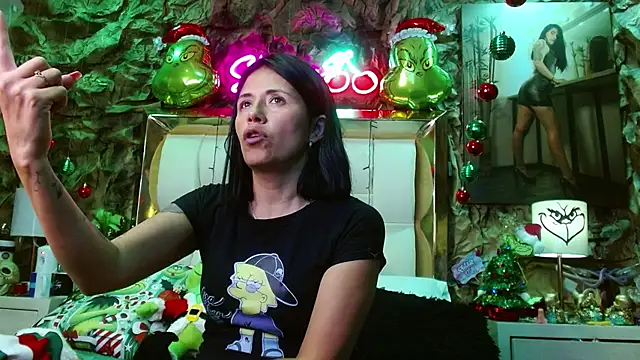 Snapshot of sharoon_cheerry chatting on December 23, 2024, 5:54 pm sharoon cheerry online show from December 23, 2024, 5:54 pm