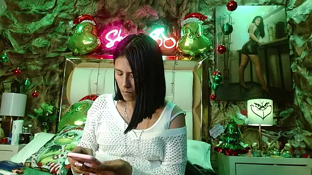 Snapshot of sharoon_cheerry chatting on December 24, 2024, 4:51 pm sharoon cheerry online show from December 24, 2024, 4:51 pm