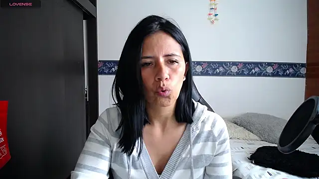 Snapshot of sharoon_cheerry chatting on September 19, 2025, 2:07 pm sharoon cheerry online show from September 19, 2025, 2:07 pm