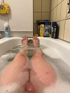 Snapshot of David19932908 chatting on December 16, 2024, 6:27 pm David19932908 online show from December 16, 2024, 6:27 pm