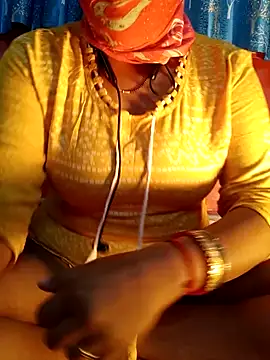 Snapshot of Bengali-boudi chatting on December 12, 2024, 6:21 pm Bengali-boudi online show from December 12, 2024, 6:21 pm