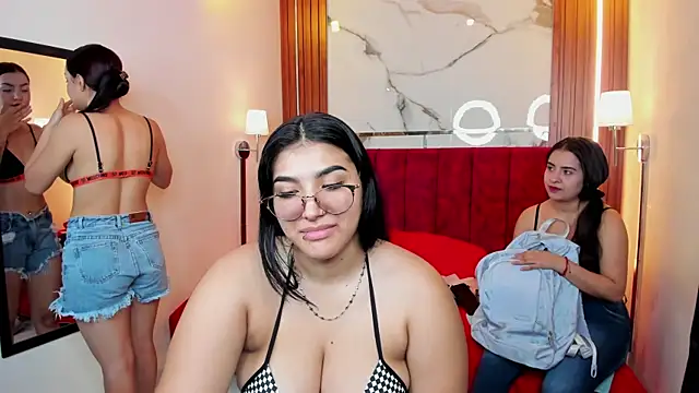 Snapshot of Afrodita-hott chatting on March 3, 2025, 12:16 pm Afrodita-hott online show from March 3, 2025, 12:16 pm