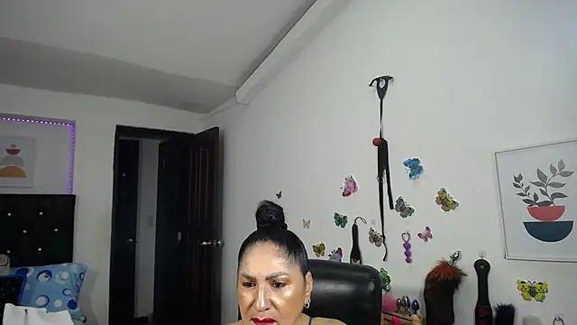 Snapshot of mature_bigboobs10 chatting on October 29, 2025, 1:19 am mature bigboobs10 online show from October 29, 2025, 1:19 am