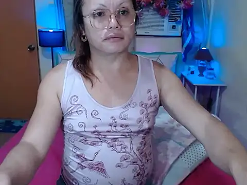 Snapshot of UrAsianPrincessDanie chatting on November 2, 2025, 1:46 pm UrAsianPrincessDanie online show from November 2, 2025, 1:46 pm