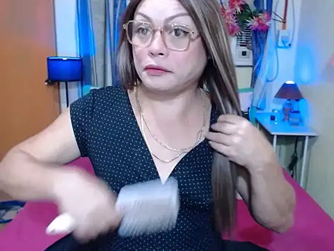 Snapshot of UrAsianPrincessDanie chatting on November 20, 2025, 12:11 am UrAsianPrincessDanie online show from November 20, 2025, 12:11 am