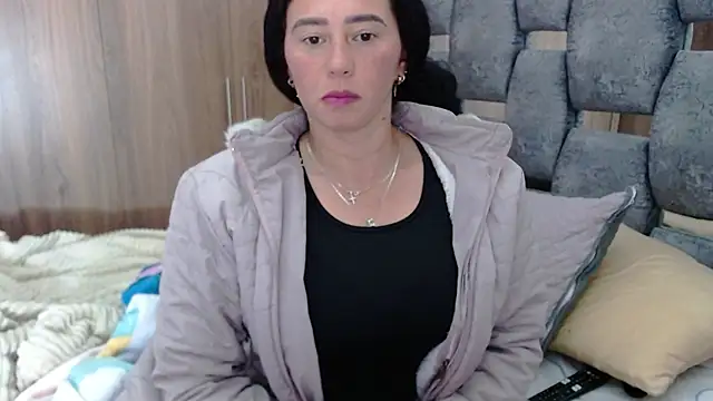 Snapshot of sara_hott_1 chatting on January 30, 2025, 9:04 pm sara hott 1 online show from January 30, 2025, 9:04 pm