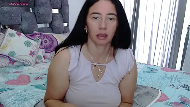 sara hott 1 online show from October 31, 2025, 1:56 pm